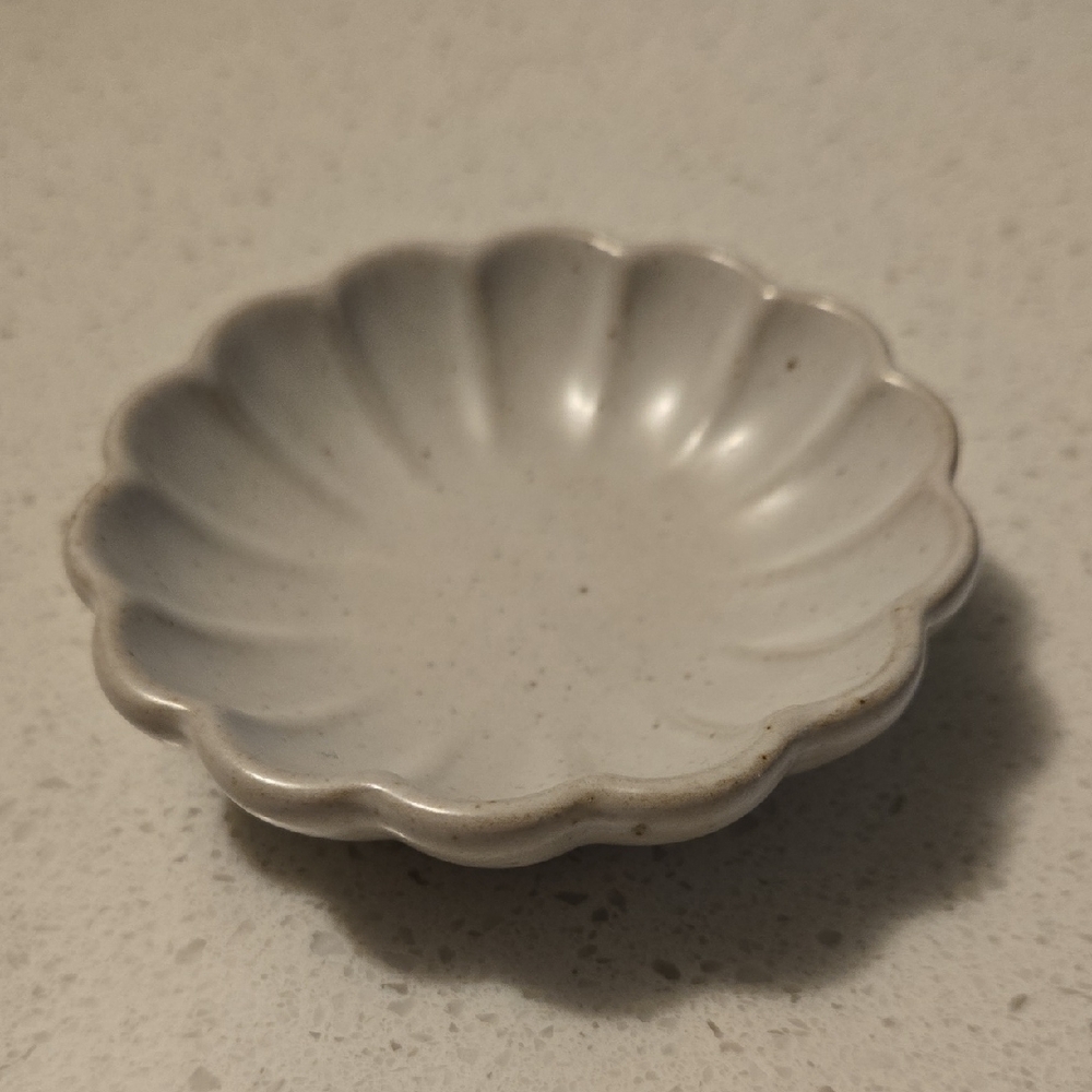 Scalloped Ceramic Trinket Ring Dish Neutral Shade Hearth And Hand Magnolia